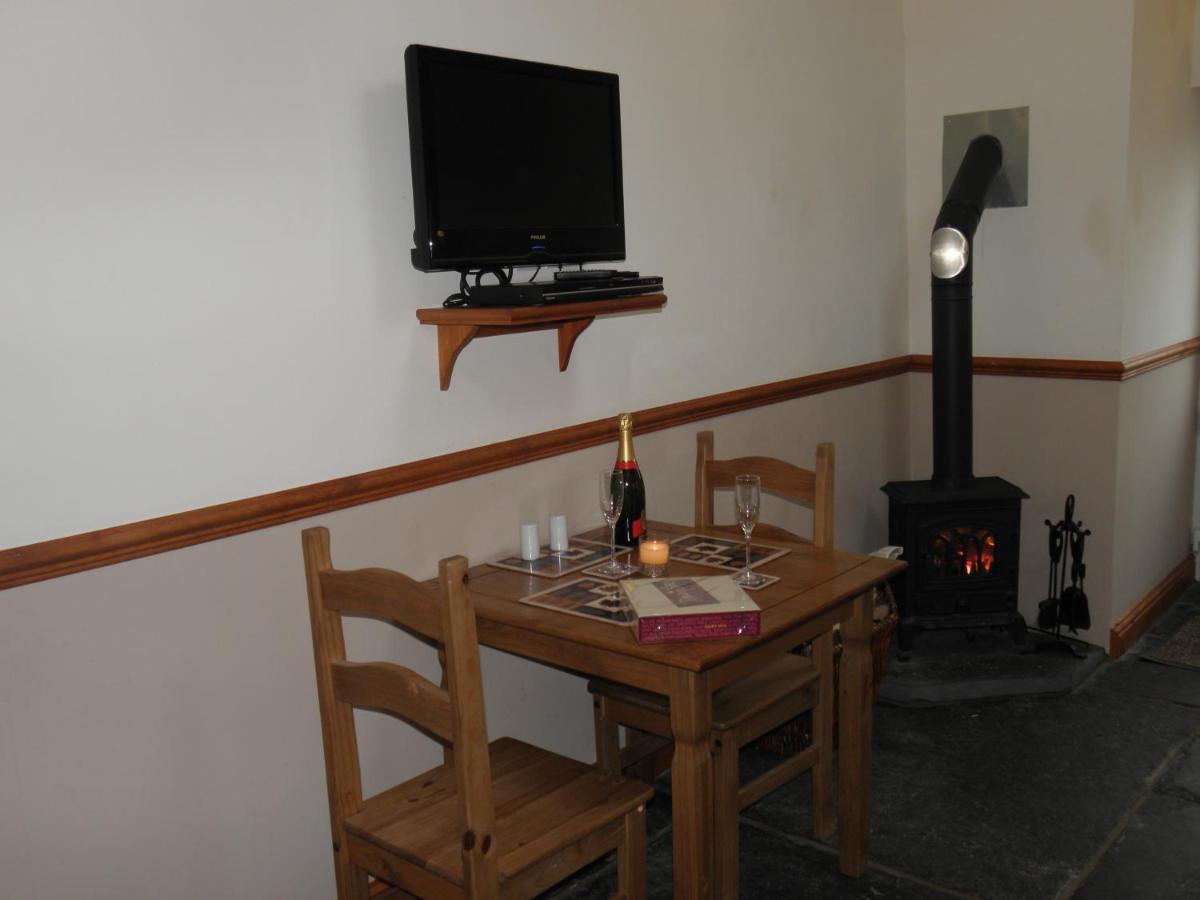 Old Bakehouse Apartment Holmrook Exterior photo